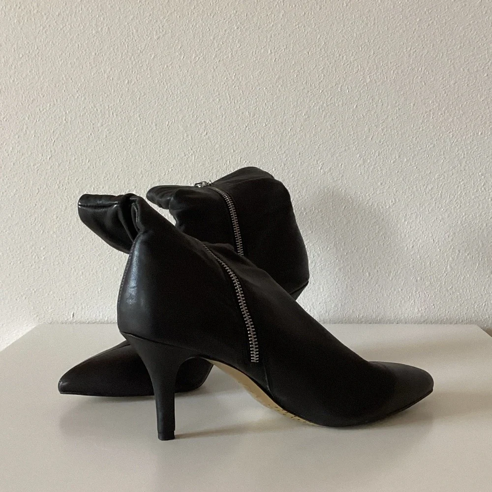Dolce Vita Black Leather Pointed-Toe Ankle Boots‎ with Zipper Size 10